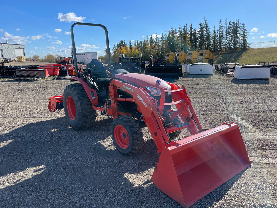 2019 Kubota B2650HSD tractor, front three quarter right