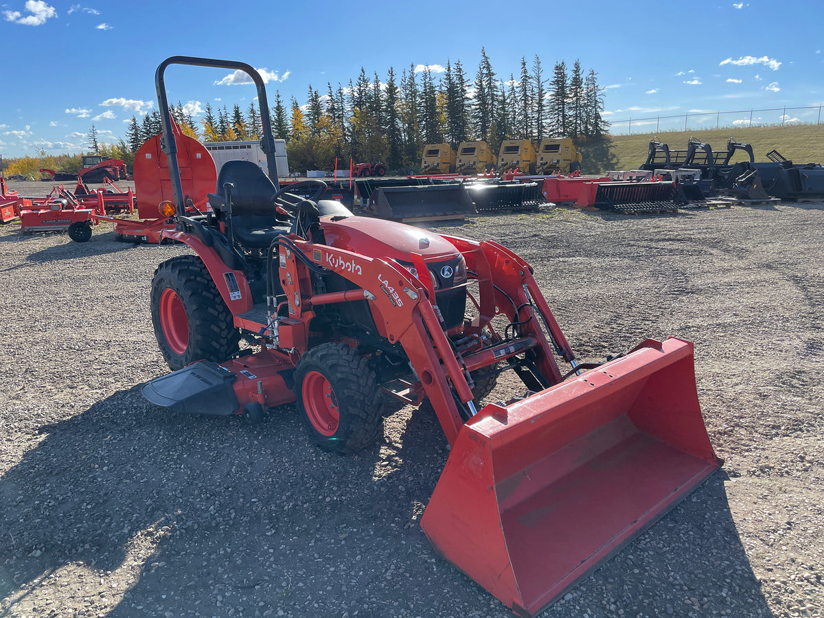 2021 Kubota B2601HSD-1 tractor, front three quarter right
