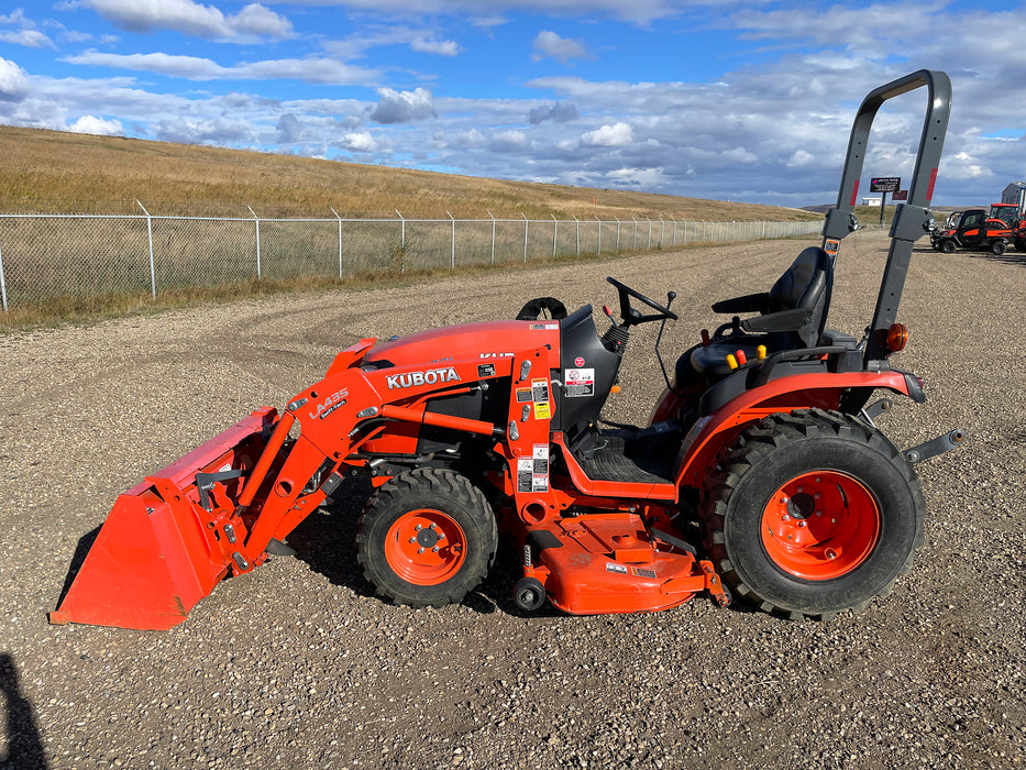 2020 Kubota B2301HSD-1 tractor, left side loader deck