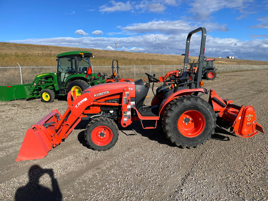 2019 Kubota B2650HSD tractor, left side