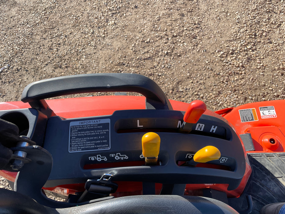2020 Kubota B2301HSD-1 tractor, controls