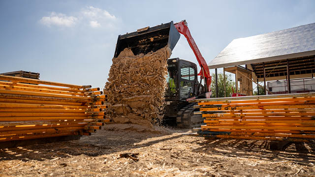 Vertical lift arms