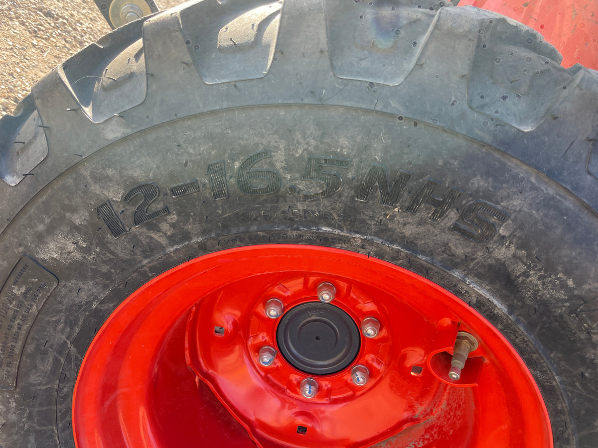 2021 Kubota B2601HSD-1 tractor, rear tire 12 16.5