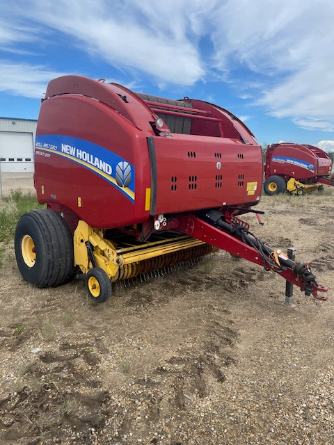 New Holland RB560 Specialty Crop Round Baler