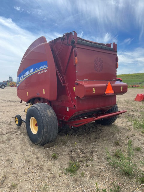 New Holland RB560 Specialty Crop Round Baler