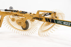 The VRC1022's frame with its Vermeer and VRC1022 decals, hydraulic cylinders and a 20 mph sign