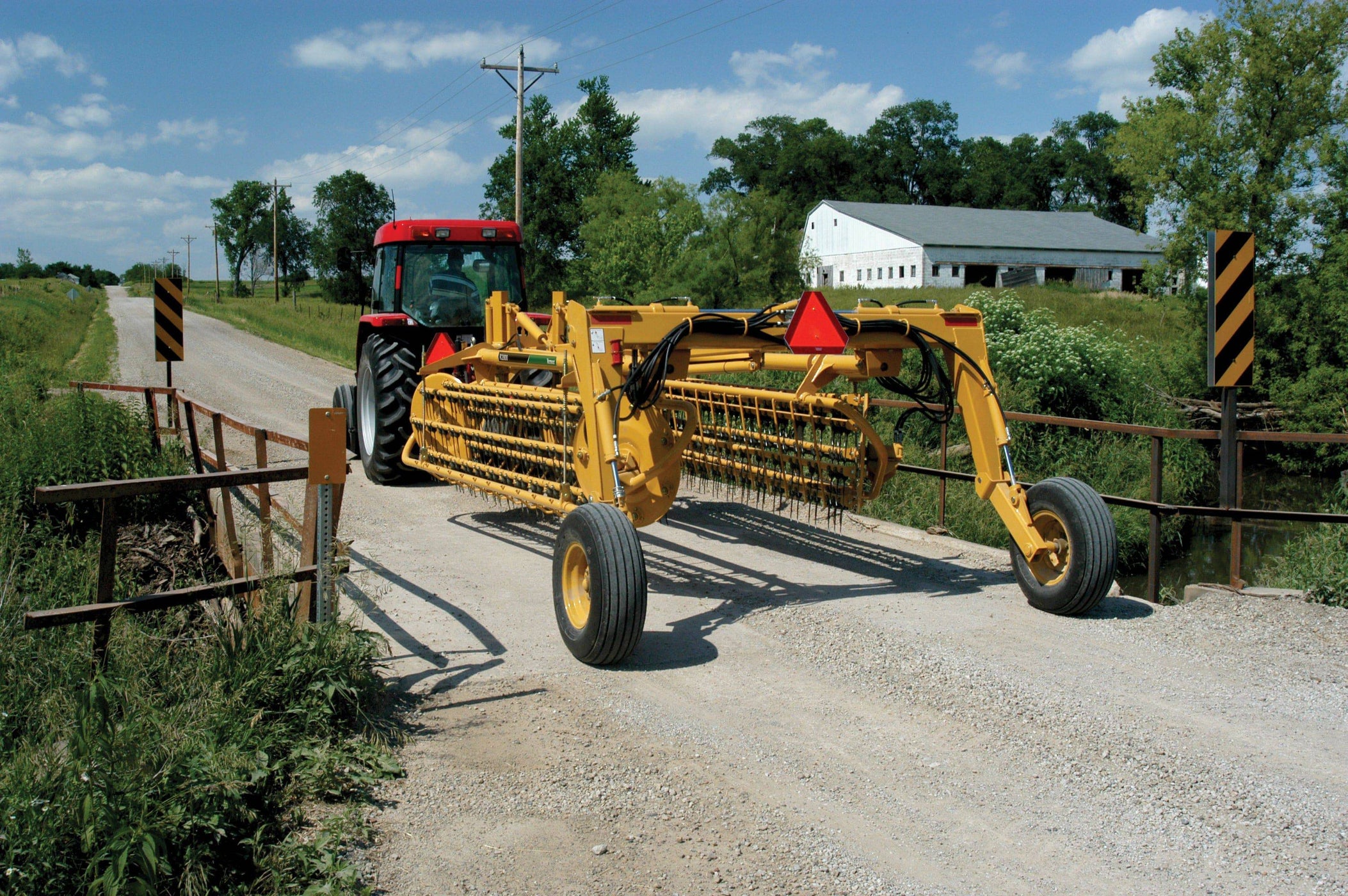 R2800 Twin Basket Rake– Grande Prairie Kubota